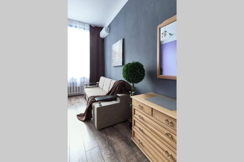 Apartment Лофт 100 М2 - Три Раздельных Спальни Улица Бассейная 13 Метро Дворец Спорта Kyiv